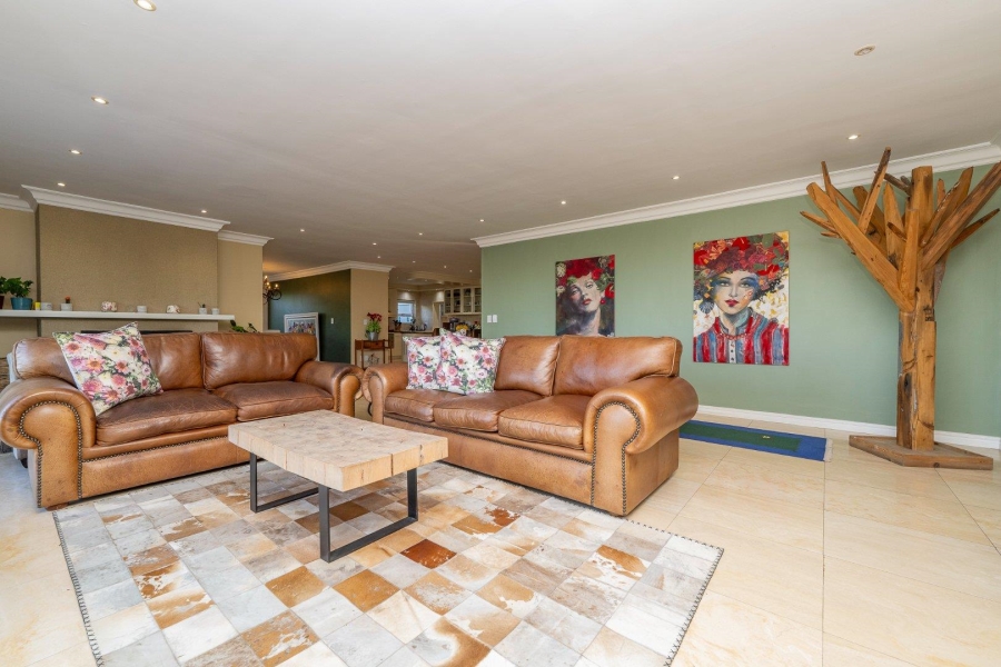 5 Bedroom Property for Sale in Welgedacht Western Cape